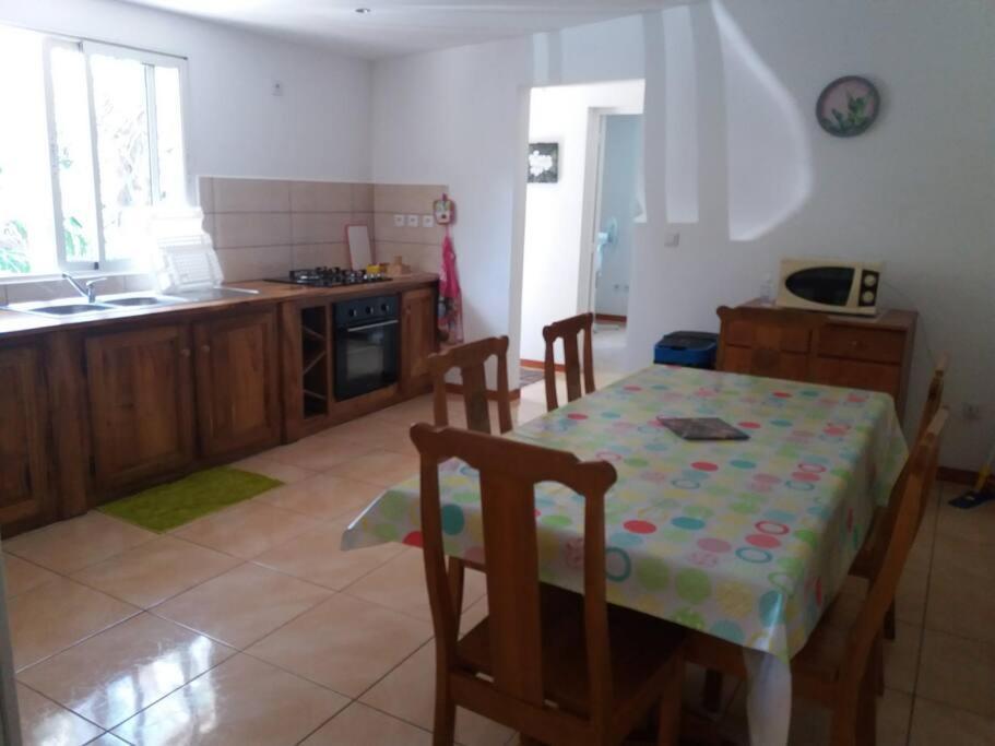 Location Saisonniere Le Clos Des Agrumes Sainte Anne Buitenkant foto